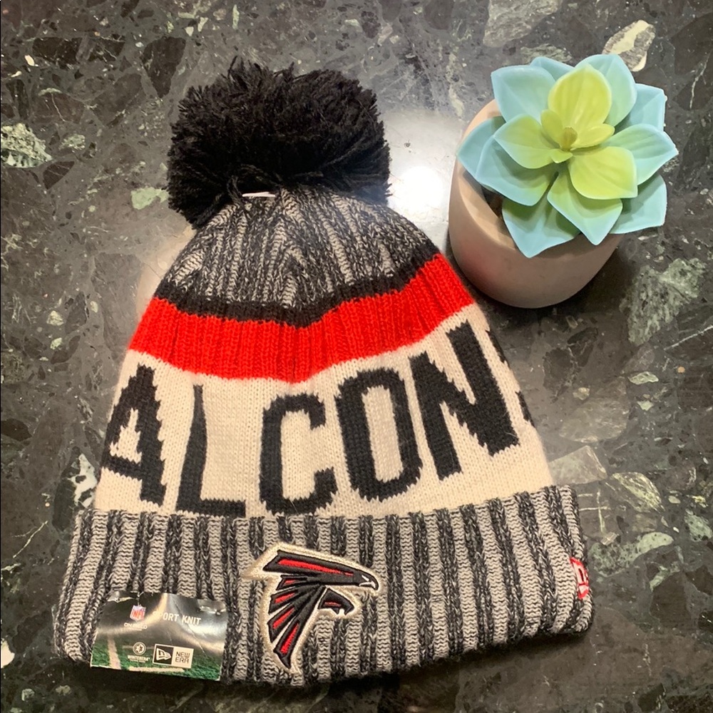 🌹 VINTAGE Atlanta Falcons NEW ERA Sports Official NFL Knit Beanie w Pom (NWT)